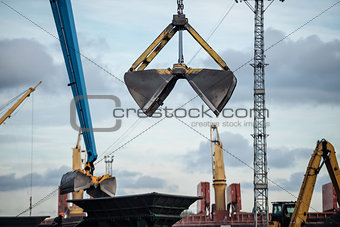 Port coal handling equipment.