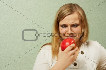 The girl & red apple
