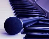 Microphone on the piano