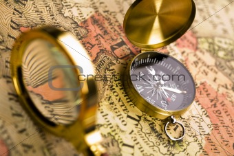 Magnifying glass & Compass